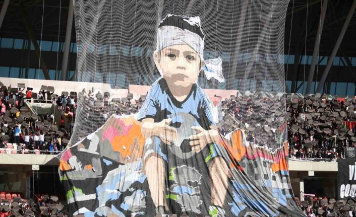 Sivasspor taraftarlarından Gazze koreografisi