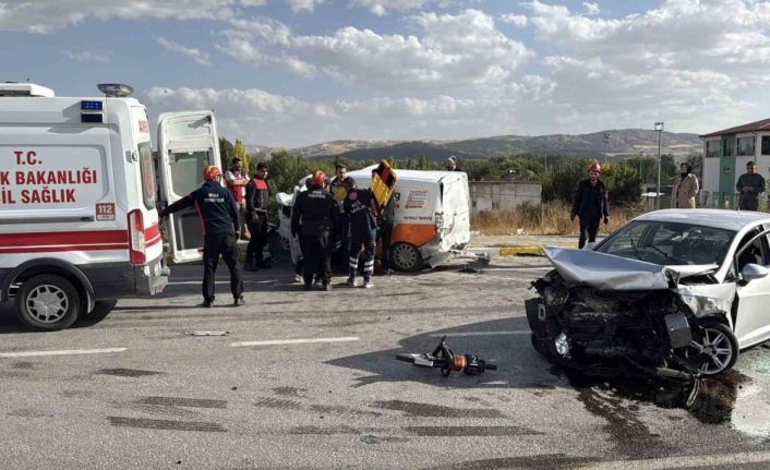 Sivas’ta feci kaza: 1 ölü, 2’si çocuk 4 yaralı