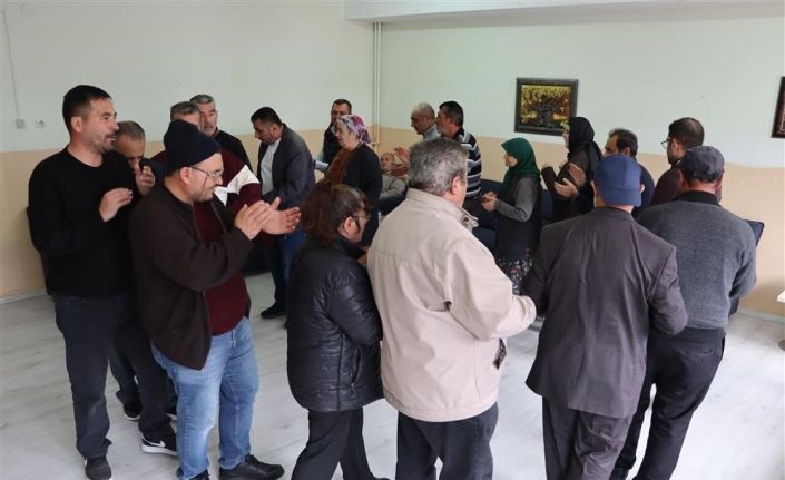 Sivas’ta Ruh Sağlığı Günü’nde halaylar çekildi