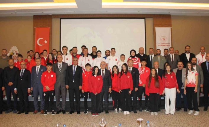 Sivas’ta "Zirvedeki Yiğidolar" ödüllerini aldı