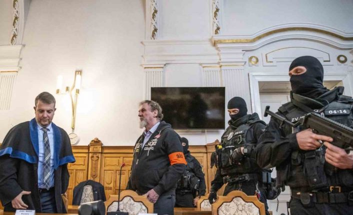 Slovakya’da Başbakan Fico’ya suikast girişiminde bulunan saldırgana 21 yıl hapis cezası