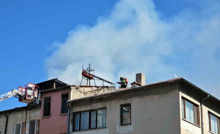 Sobayı yakmak isterken evi yaktı