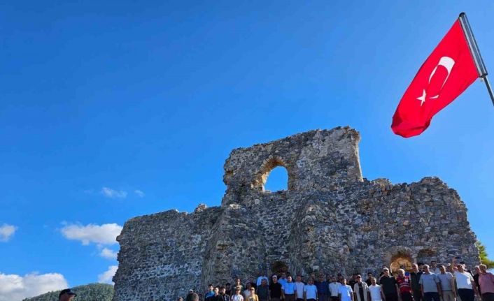 Softa Kalesinde ’Cumhuriyet Yürüyüşü ve Bayrak Değişimi Töreni’ gerçekleştirildi