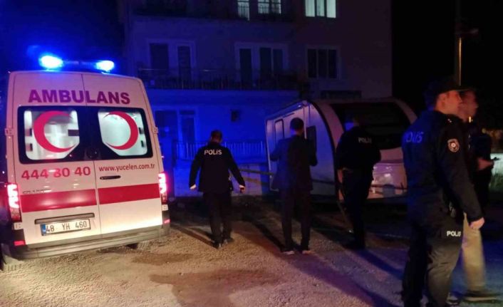 Sokak ortasında silahla başından vurulmuş halde bulundu