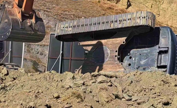 Söke’de iş makinesi devrildi: 1 yaralı