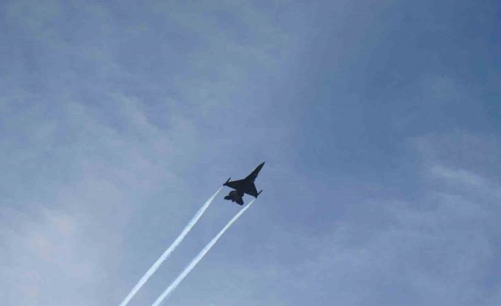 SOLOTÜRK, Anıtkabir semalarında çevre tanıma uçuşunu icra etti