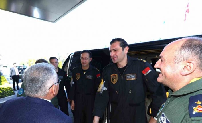 SOLOTÜRK’ten Başkan Büyükkılıç’a ziyaret