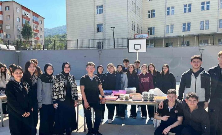 Soma Ali Uzunoğlu Lisesi’nden Gazze’ye yardım eli