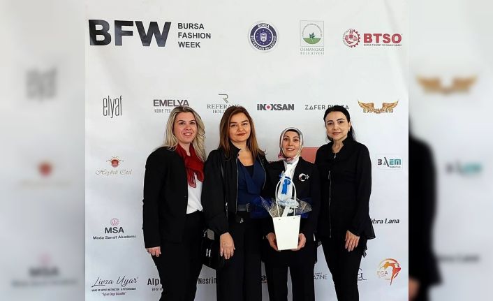SUBÜ öğrencisi Bursa Fashion Week’te üçüncülük elde etti