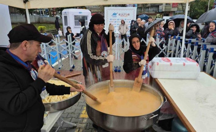 Sultangazi’de 4. Geleneksel Kuymak Festivali’nde Karadeniz rüzgarı esti