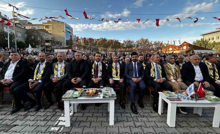 Sultangazi’de Adıyaman Kültür Buluşmaları’nda Latif Doğan rüzgarı esti