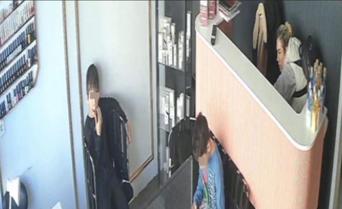 Sultangazi’de hırsızlık yapan kadın kendisini uyaran çocukları itip kaçtı