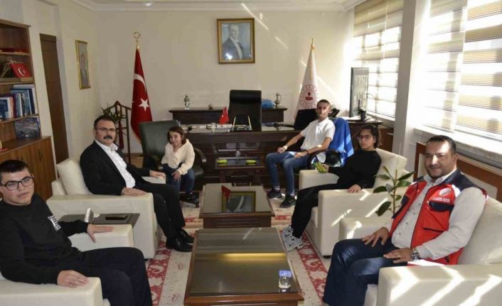 Sultanhisar Kaymakamı Ateş, özel çocukları makamında ağırladı