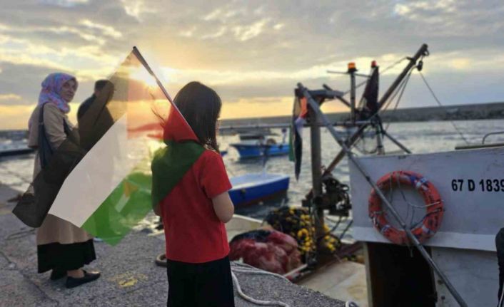 Sumud Filosu’na destek için Zonguldak’tan Karadeniz’e açıldılar