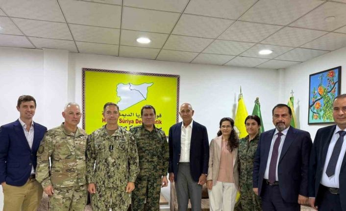 Suriye Özel Temsilcisi Barrack Suriye’de SDG’li Mazlum Abdi’yi ziyaret etti