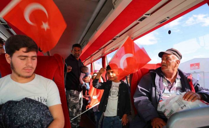 Suriyelilerin  ülkelerine geri dönüşü sürüyor