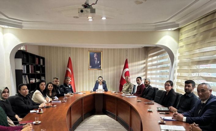 Susuz’da Kaymakam Tutal, kurum amirleriyle toplantı yaptı