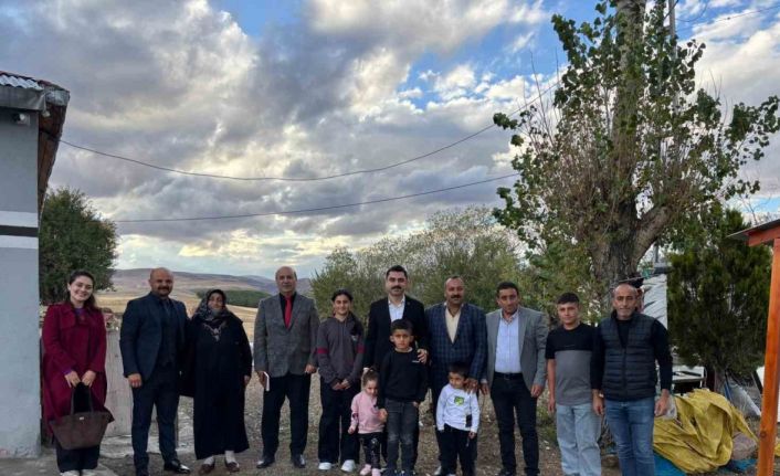 Susuz’da öğrenciler evlerinde ziyaret ediliyor