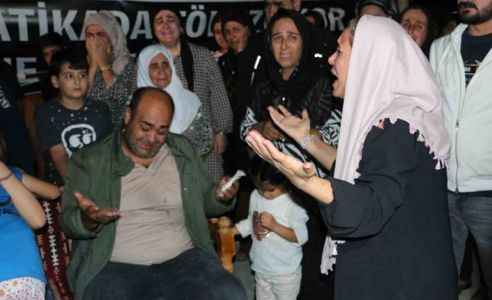 Tahliye olan Güran’lar cezaevinden çıktı, Narin’in mezarını ziyaret etti