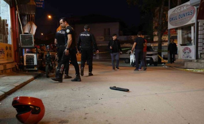 Takip ettiği şahsı ayağından vurdu, kaskı ve silahı düşürüp kaçtı