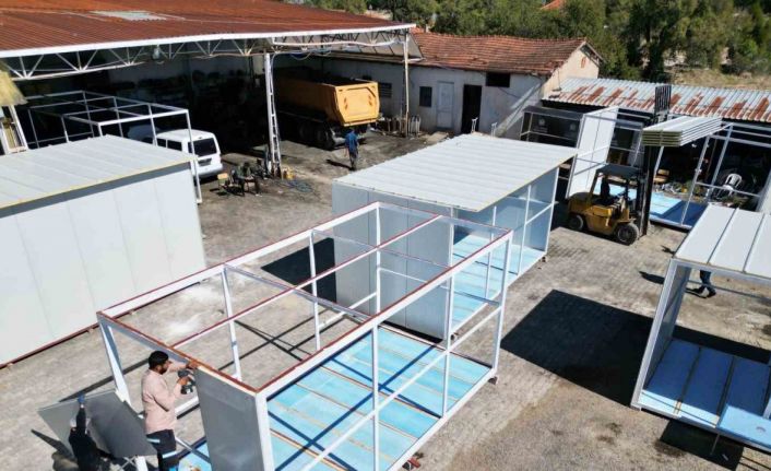 Tavas Belediyesi konteyner ve otobüs duraklarını kendisi üretiyor