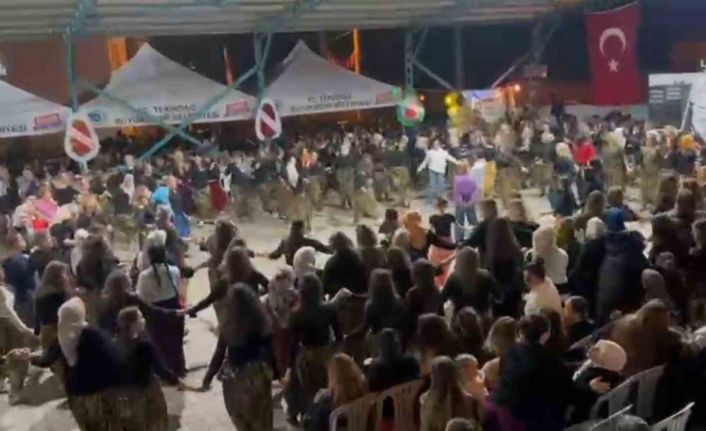 Tekirdağ’da kadınlardan renkli şalvar gecesi: 2 bin kişi katıldı