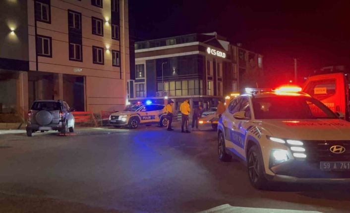 Tekirdağ’da polis kavga ihbarına gittiği arabada tabanca buldu