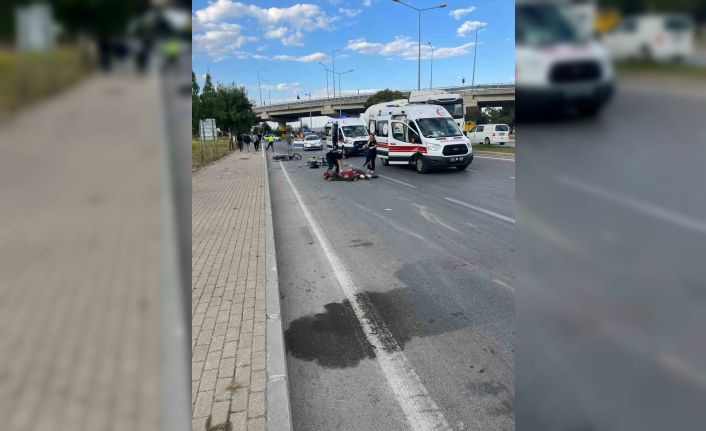 Tırın çarptığı motosikletteki iki genç hayatını kaybetti