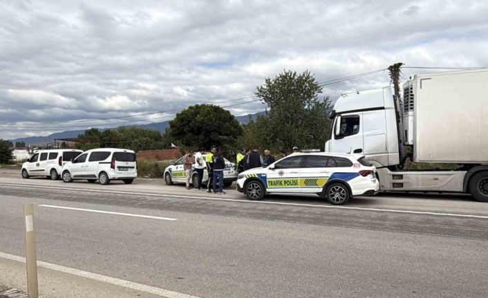 Tokat’ta kaçak göçmen taşıyan tır şoförü ve arkadaşı tutuklandı