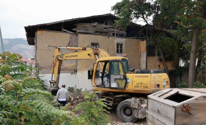 Tokat’ta metruk binaların yerine otopark yapılacak
