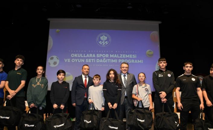 Trabzon’da okullara spor malzemesi ve oyun seti desteği