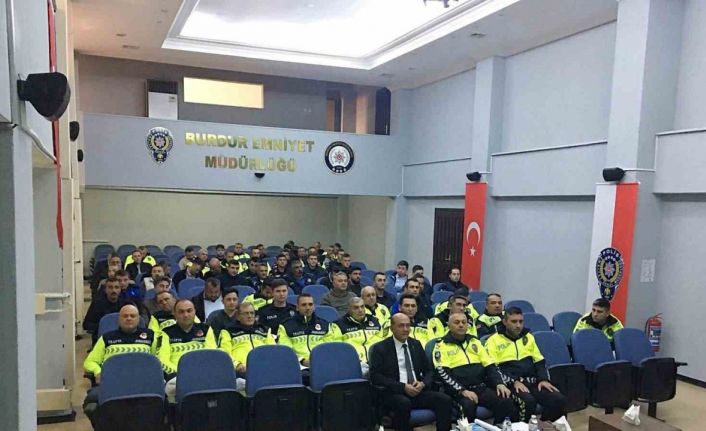 Trafik levhaları sadeleştirilecek