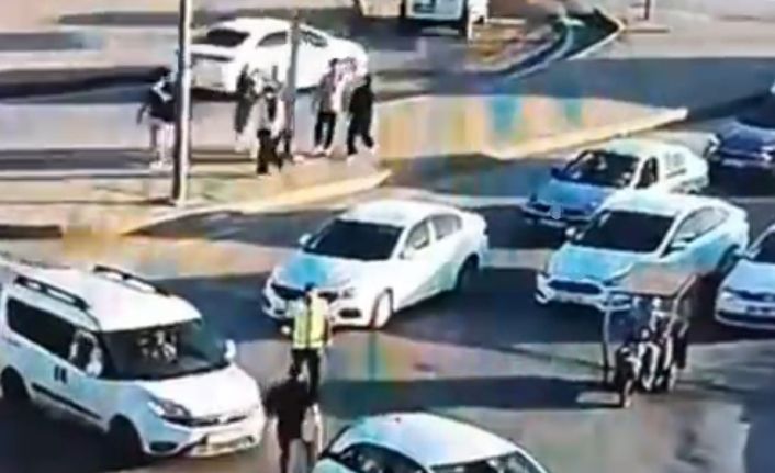 Trafikte polise sopayla saldıran şahıs tutuklandı