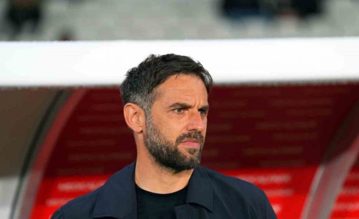 Trendyol Süper Lig: Fatih Karagümrük: 1 - Kayserispor: 0 (İlk yarı)