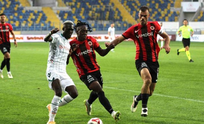 Trendyol Süper Lig: Gençlerbirliği: 1 - Konyaspor: 1 (İlk yarı)