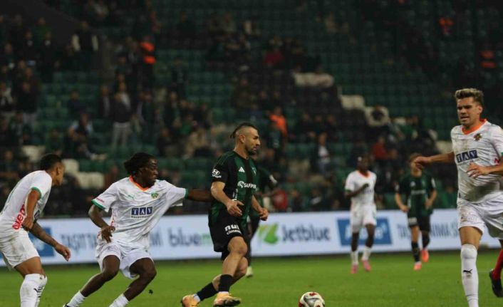 Trendyol Süper Lig: Kocaelispor: 2 - Alanyaspor: 0 (Maç sonucu)