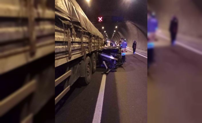 Tünelde trafik kazası: 1 ölü, 4 yaralı