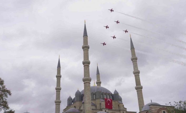 Türk Yıldızları Edirne’de nefes kesti