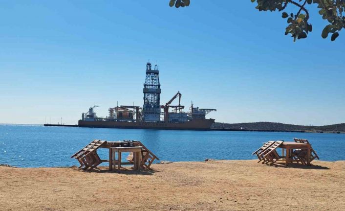 Türkiye’nin 228 metrelik denizdeki yeni gücü: ’West Draco’  limana yanaştı