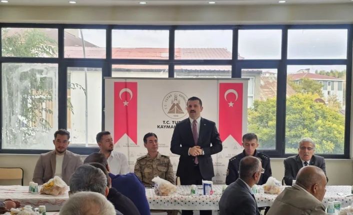 Tutak İlçe Kaymakamı Coşkun, muhtarlarla buluştu