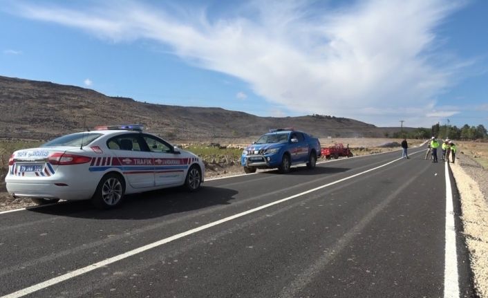 Üç tekerlekli elektrikli motosiklet devrildi: Karı koca ağır yaralandı