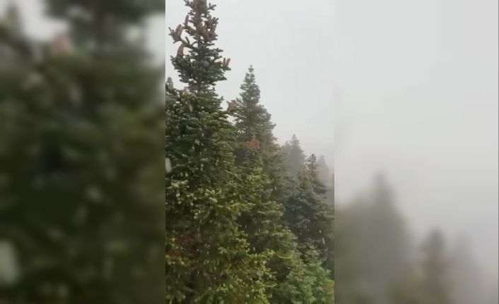 Uludağ’da ilk kar yağışı böyle görüntülendi