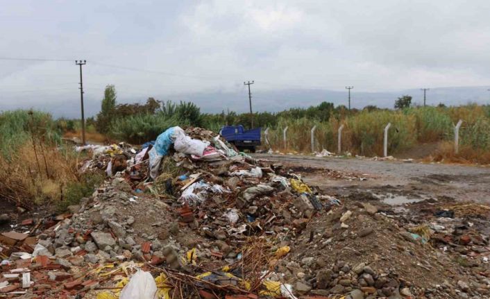 Umurlu’da çöp sorunu