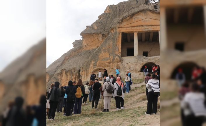 Üniversite öğrencileri ile doğa yürüşüyü düzenlendi