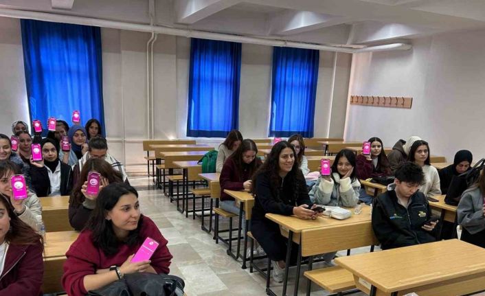 Üniversite öğrencilerine şiddetle mücadele anlatıldı