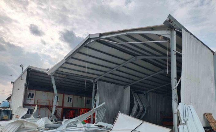 Ürünlü’de iki kaçak yapı yıkıldı