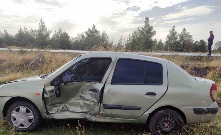 Uşak’ta iki araç çarpıştı: 1’i bebek 5 yaralı