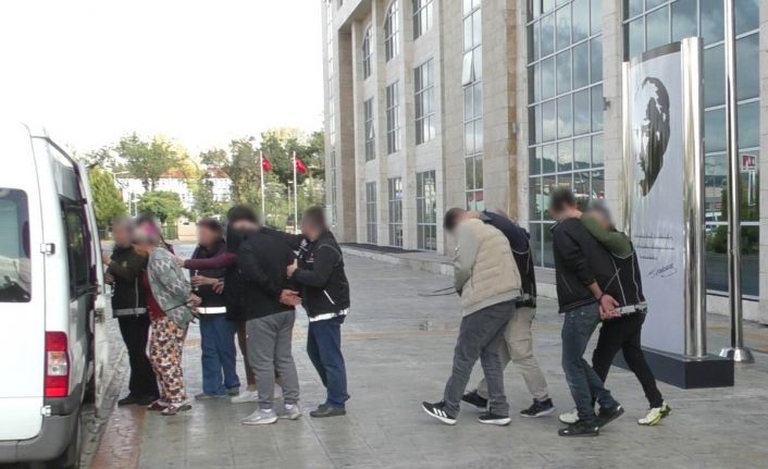 Uşak’ta uyuşturucu operasyonunda 7 kişi tutuklandı