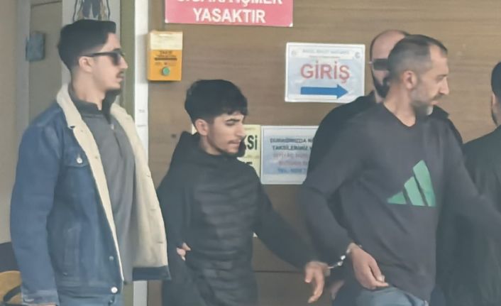 Uyuşturucu satıcıları suçüstü yakalandı