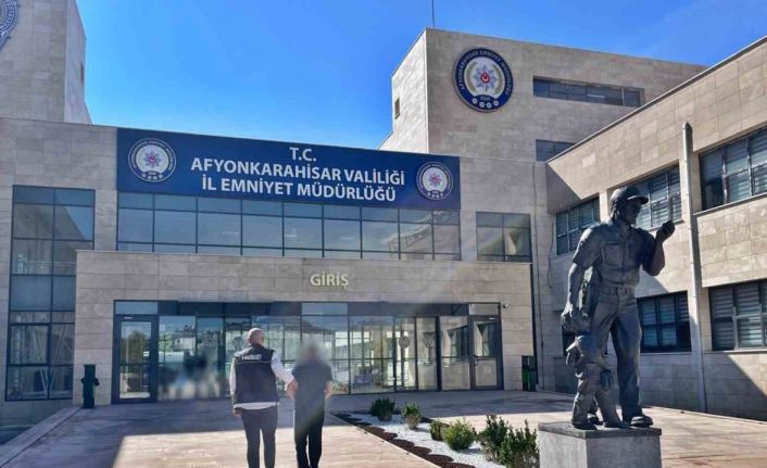 Uyuşturucu ticareti suçundan aranan şahsı polis yakaladı